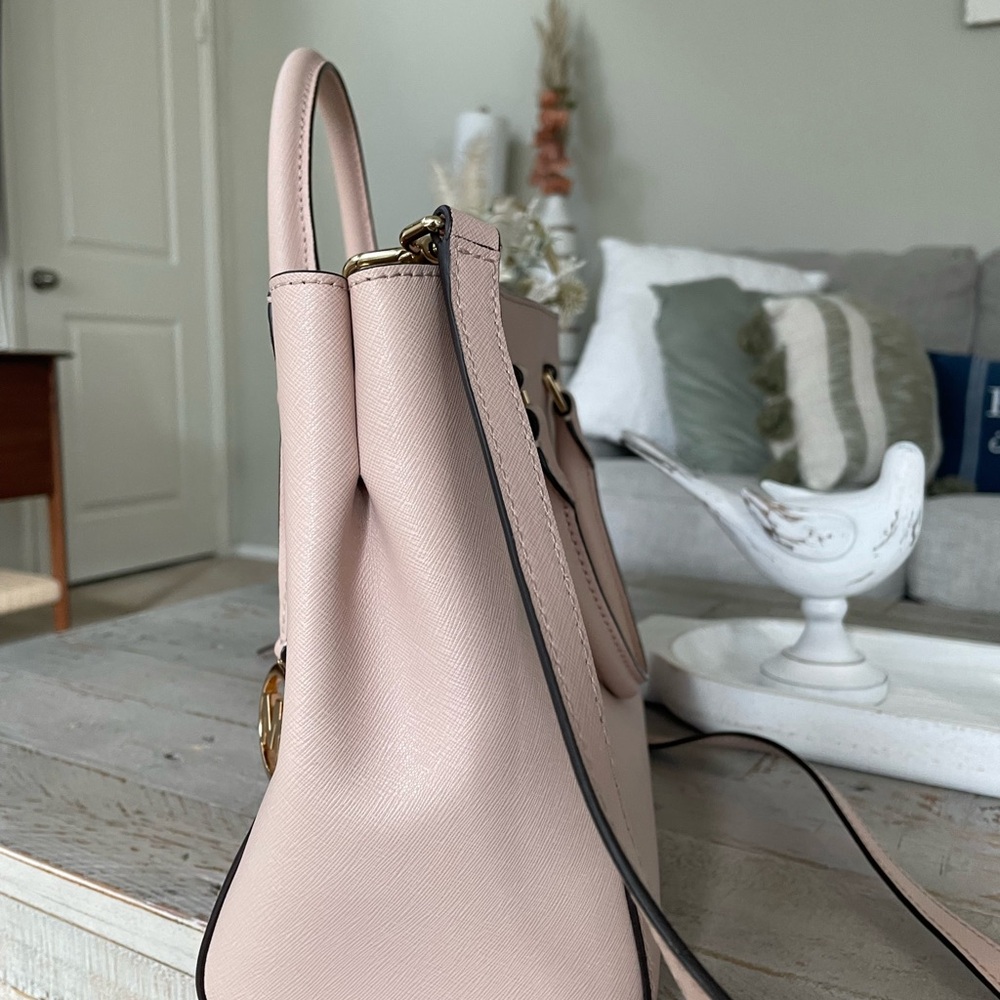 Michael Kors Cream Handbag - Picture 6 of 7